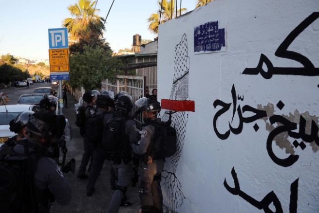الاحتلال يهدم منزلاً في حي الشيخ جراح بالقدس